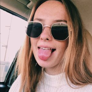 Meet your Posher, Allie